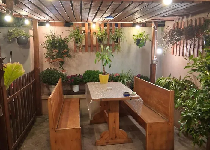Lemon Garden Daire Roma